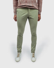 Load image into Gallery viewer, VINCENT & FRANKS S197558GD OLIVE STRETCH CHINOS