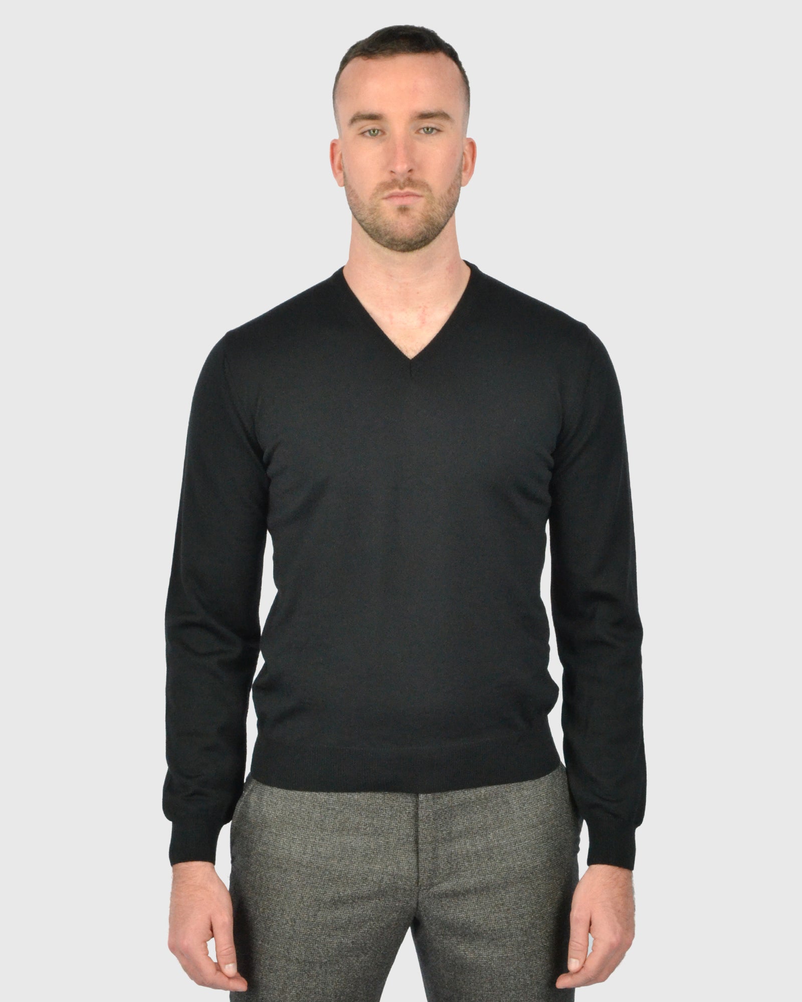 VISCONTI W23V BLACK WOOL V-NECK SWEATER