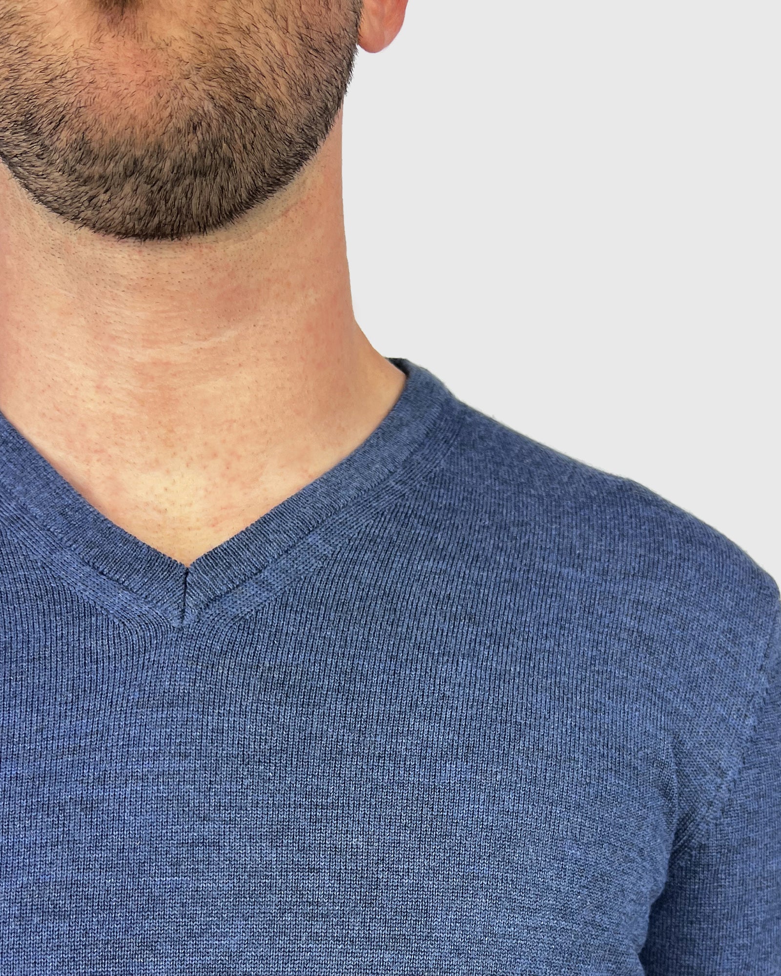 VISCONTI W23V AVIATOR-BLUE WOOL V-NECK SWEATER