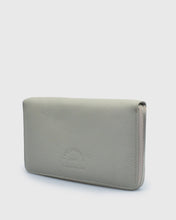 Load image into Gallery viewer, KARL LAGERFELD 815414-410 SAND HAND WALLET