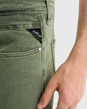 Load image into Gallery viewer, REPLAY R3978121914Y GREEN ANBASS X-LITE JEANS