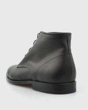 Load image into Gallery viewer, VINCENT & FRANKS VFW26 BLACK BIRDS-EYE DERBY LEATHER BOOT