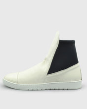 Load image into Gallery viewer, VINCENT & FRANKS VFW24HT-SN WHITE SNEAKER BOOT