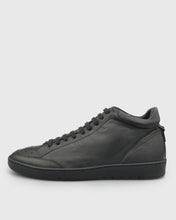 Load image into Gallery viewer, VINCENT & FRANKS VFW24XON BLACK CALF LEATHER SNEAKER
