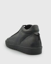 Load image into Gallery viewer, VINCENT & FRANKS VFW24XON BLACK CALF LEATHER SNEAKER