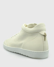 Load image into Gallery viewer, VINCENT & FRANKS VFW24XON WHITE CALF LEATHER SNEAKER