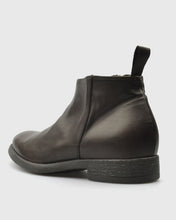 Load image into Gallery viewer, VINCENT & FRANKS VFW25 BROWN CLAF LEATHER ZIP ANKLE BOOT