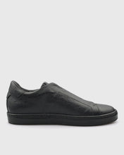 Load image into Gallery viewer, VINCENT & FRANKS W26VF-BRACE OSTRICH BLACK SNEAKER