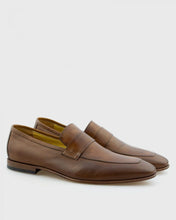 Load image into Gallery viewer, VINCENT & FRANKS EGDIRLA SO TAN LOAFER