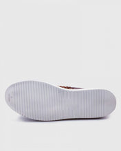 Load image into Gallery viewer, VINCENT & FRANKS VFSNKRW19 TAN SNEAKER