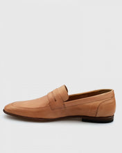 Load image into Gallery viewer, VINCENT & FRANKS VFS19 KANGAROO LEATHER APRICOT LOAFER