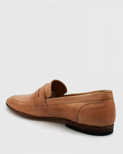 Load image into Gallery viewer, VINCENT & FRANKS VFS19 KANGAROO LEATHER APRICOT LOAFER
