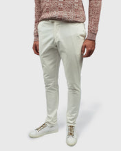 Load image into Gallery viewer, VINCENT & FRANKS S197558GD WHITE STRETCH CHINOS