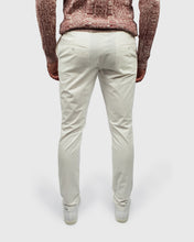 Load image into Gallery viewer, VINCENT & FRANKS S197558GD WHITE STRETCH CHINOS
