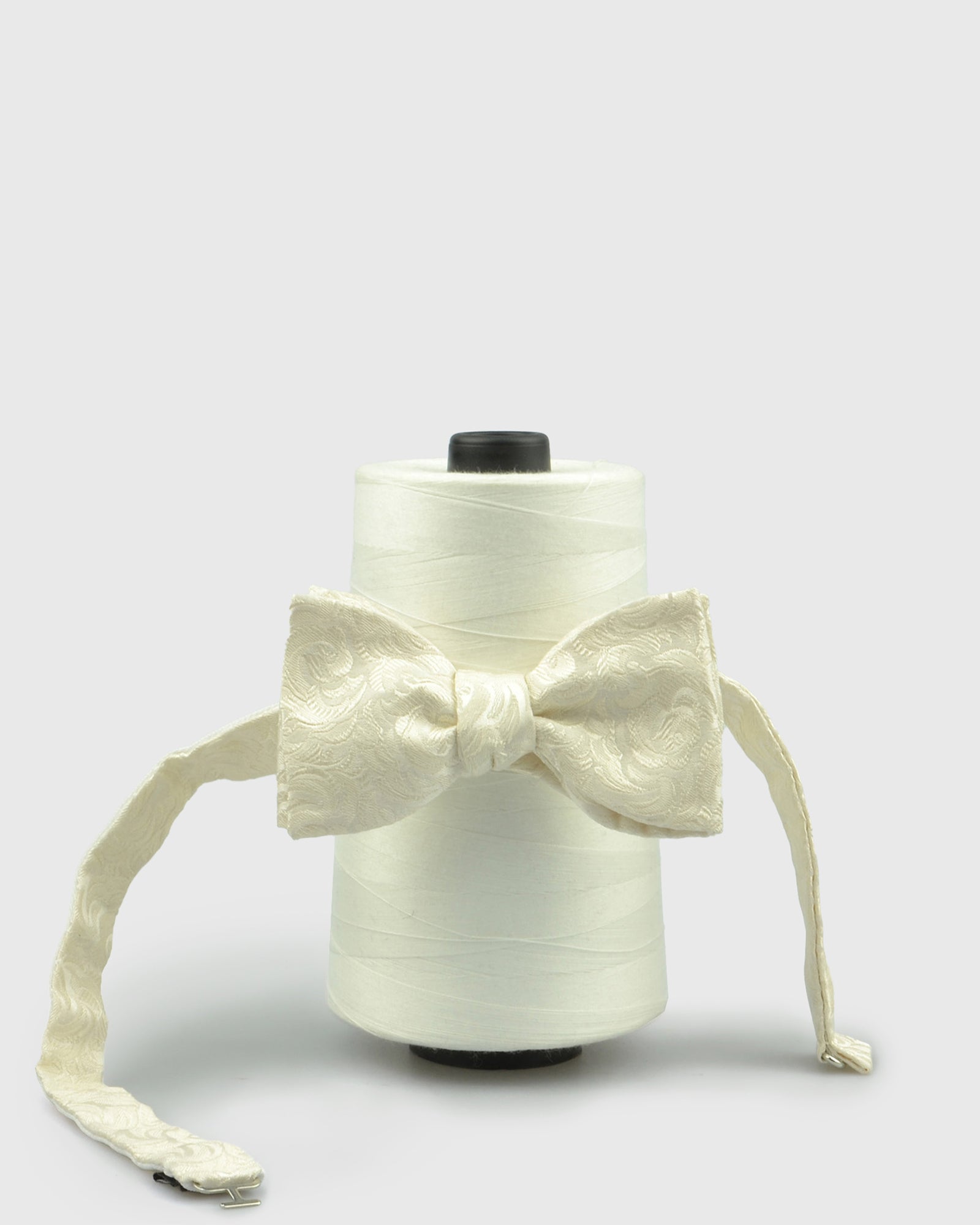 FRANCESCO TOME TYOFT-29 SELF TIE JACQUARD IVORY SILK BOW