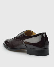 Load image into Gallery viewer, VINCENT & FRANKS VFS22 MAROON PATENT DERBY SHOE