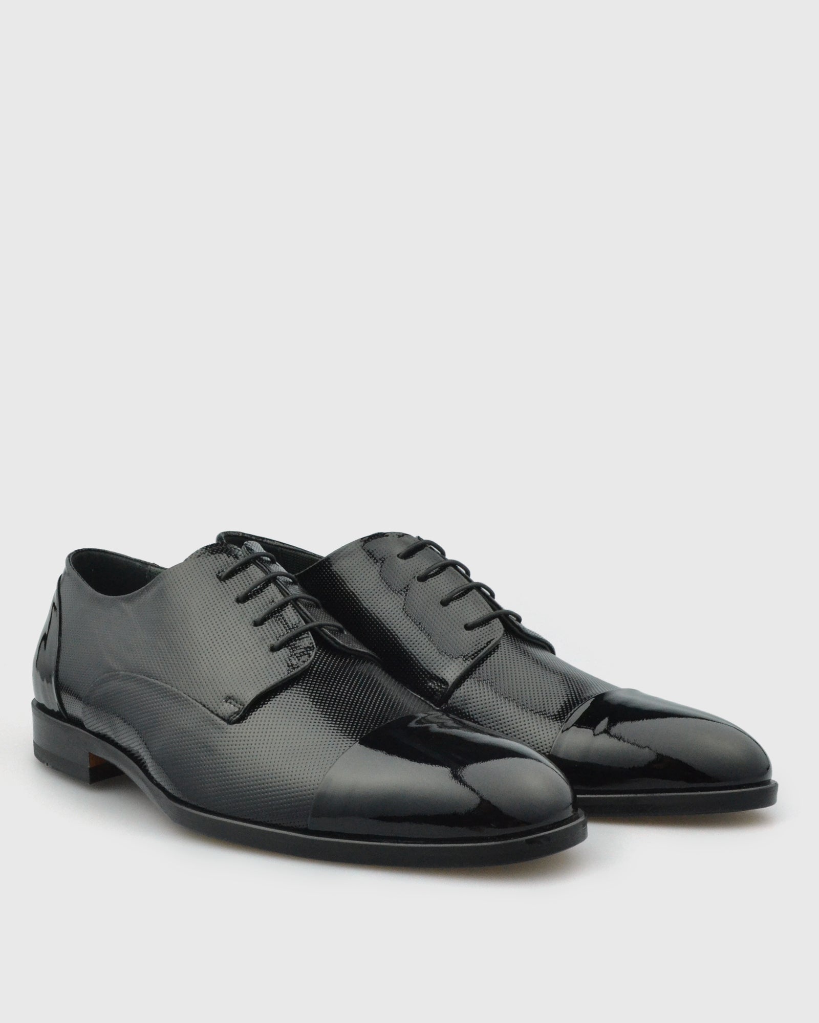 VINCENT & FRANKS VFS21 BLACK PATENT DERBY SHOE