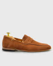 Load image into Gallery viewer, VINCENT & FRANKS VFS20 LO RUST SUEDE LOAFER