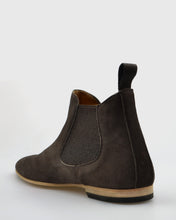 Load image into Gallery viewer, VINCENT & FRANKS VFS20 CHLSEA BROWN SUEDE BOOT