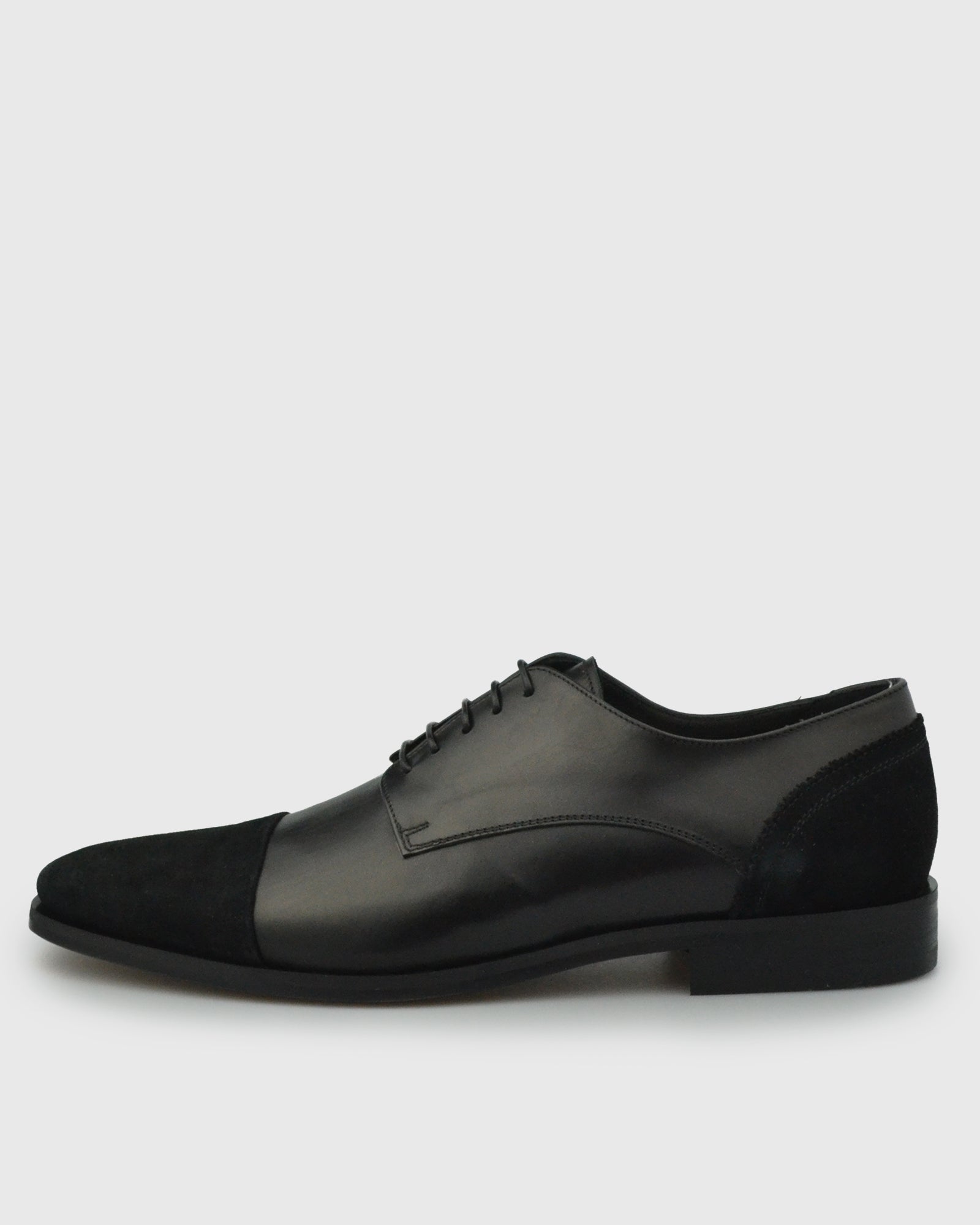 VINCENT & FRANKS VFW22-VF BLACK DERBY SHOE