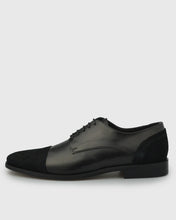 Load image into Gallery viewer, VINCENT & FRANKS VFW22-VF BLACK DERBY SHOE