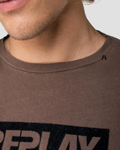 Load image into Gallery viewer, REPLAY M3882.2262G  BROWN CREW T-SHIRT