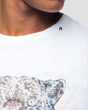 Load image into Gallery viewer, REPLAY M388722336 WHITE LION CREW T-SHIRT