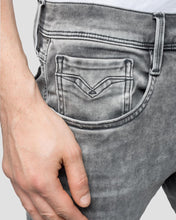 Load image into Gallery viewer, REPLAY M91466107B STONE GREY ANBASS HYPERFLEX JEANS