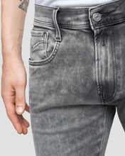 Load image into Gallery viewer, REPLAY M91466107B STONE GREY ANBASS HYPERFLEX JEANS