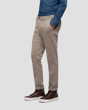 Load image into Gallery viewer, REPLAY R83669627L SAND ZEUMAR CHINOS