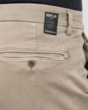 Load image into Gallery viewer, REPLAY R83669627L SAND ZEUMAR CHINOS