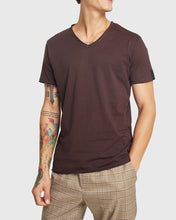 Load image into Gallery viewer, REPLAY R2782660M3591 PLUM V-NECK TEE