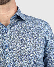 Load image into Gallery viewer, VINCENT &amp; FRANKS W2303639010R BLUE LIBERTY PRINT SLIM SC SHIRT
