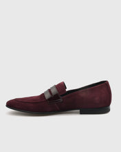 Load image into Gallery viewer, VINCENT &amp; FRANKS S23VFLO-SU BORDO SUEDE LOAFER
