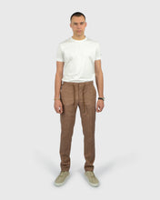 Load image into Gallery viewer, FRANCKINO SARTORIA FSS24 SLUB.1 JOGGER - TAN TROUSER
