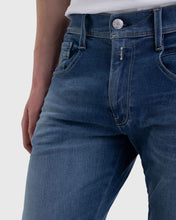 Load image into Gallery viewer, REPLAY RY74661M914Y INDIGO ANBASS HYPERFLEX JEANS
