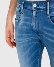 Load image into Gallery viewer, REPLAY RW16661M914Y BLUE ANBASS HYPERFLEX JEANS
