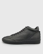 Load image into Gallery viewer, VINCENT &amp; FRANKS VFW24XON BLACK CALF LEATHER SNEAKER
