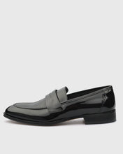 Load image into Gallery viewer, VINCENT &amp; FRANKS VFW26-LO BLACK PATENT LOAFER
