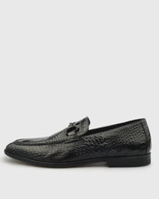 Load image into Gallery viewer, VINCENT &amp; FRANKS W24CROC BLACK CROCODILE LOAFER
