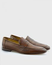 Load image into Gallery viewer, VINCENT &amp; FRANKS YDOC TAN BSKT LOAFER
