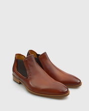 Load image into Gallery viewer, IMASCHI VITS19-3651 BRANDY CHELSEA 1/2 BOOT
