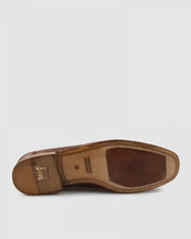 Load image into Gallery viewer, VINCENT &amp; FRANKS VFSS19373 BRANDY LOAFER
