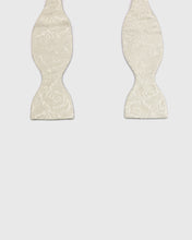 Load image into Gallery viewer, FRANCESCO TOME TYOFT-29 SELF TIE JACQUARD IVORY SILK BOW
