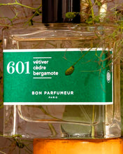 Load image into Gallery viewer, BON PARFUMEUR FRAGRANCE 601 WOODY
