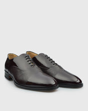 Load image into Gallery viewer, VINCENT &amp; FRANKS VFS22 MAROON PATENT DERBY SHOE
