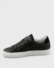 Load image into Gallery viewer, VINCENT &amp; FRANKS VFSNKRW19 BLACK SNEAKER

