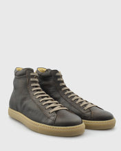 Load image into Gallery viewer, VINCENT &amp; FRANKS VFW23 BROWN HIGH-TOP LEATHER SNEAKER
