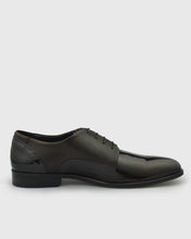 Load image into Gallery viewer, VINCENT &amp; FRANKS VFS21 BROWN PATENT DERBY SHOE
