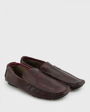 Load image into Gallery viewer, VINCENT &amp; FRANKS S18VF200 MAROON DRIVING SHOE
